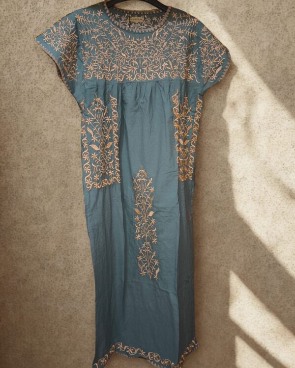 Vestido mexicano largo bordado